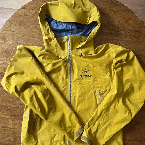 Arc'teryx Beta AR Large Perfect Condition - Picture 1 of 5